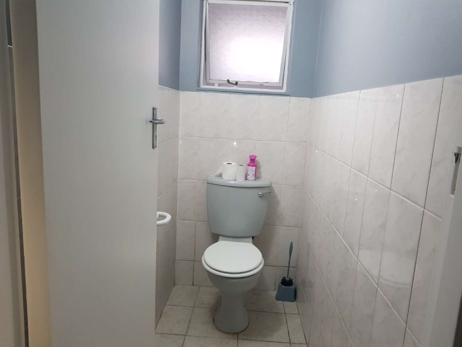 2 Bedroom Property for Sale in Oostersee Western Cape